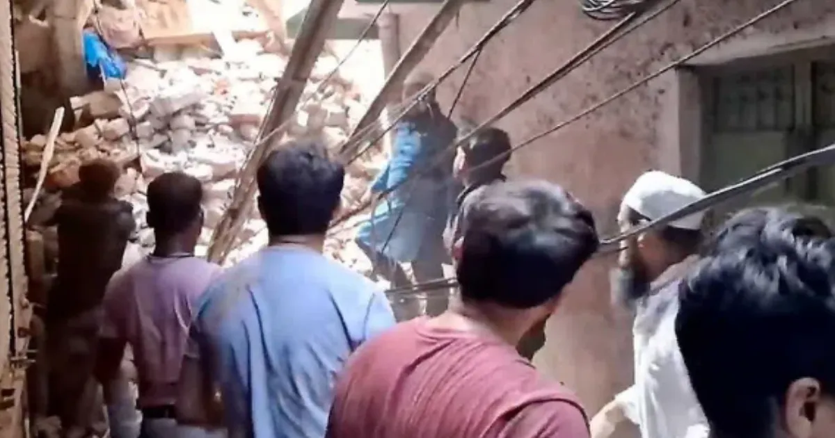 Delhi Shocker: 4-Storey Building Collapses, Trapping Family of 10!