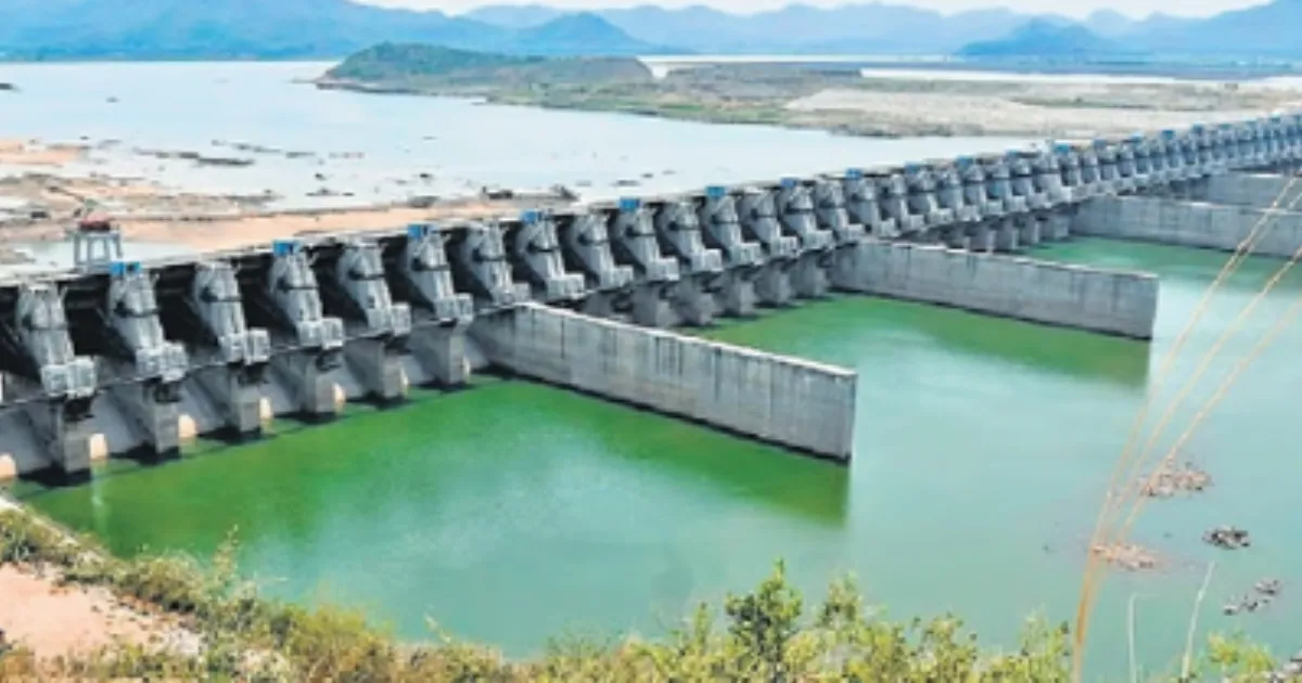 Telangana Fires Back: Slams Andhra’s River-Linking Plan in Explosive Showdown at CMs’ Meet!