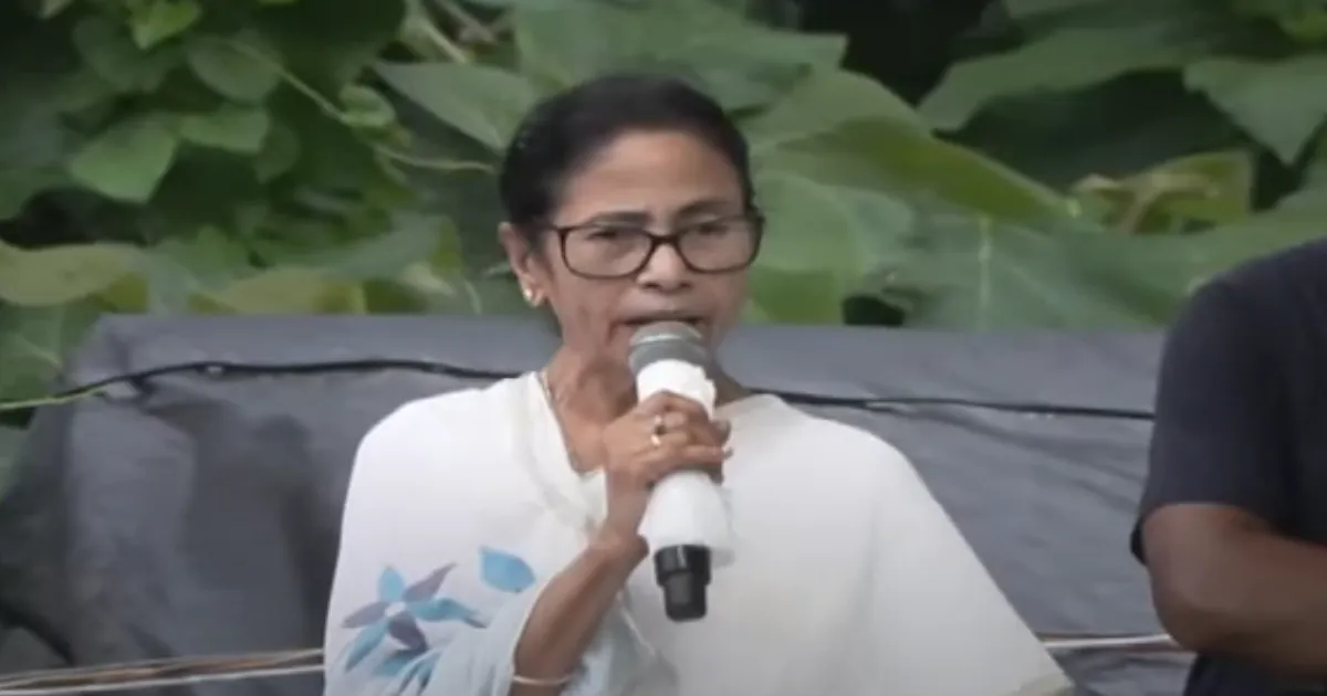 Mamata Banerjee's Fiery Rally Defends Bengali Pride 