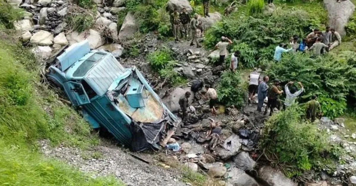 tragic-crash-kills-three-crpf-jawans-in-udhampur