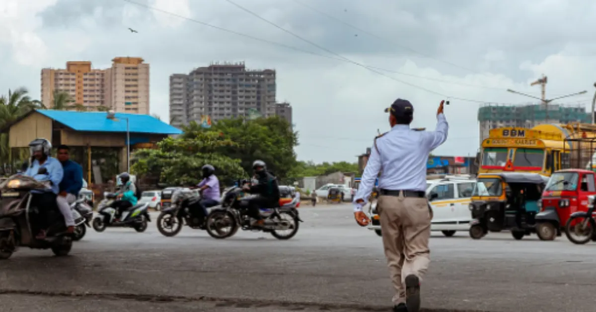 mns-fury-traffic-cop-accused-of-assaulting-worker