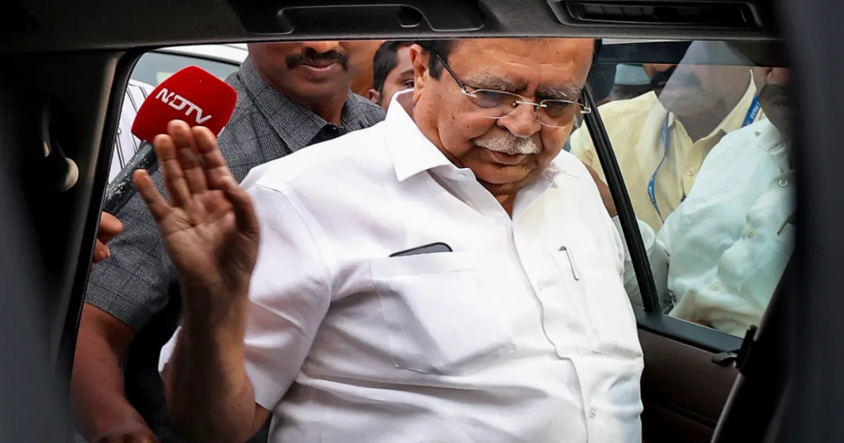 sacked-karnataka-minister-gets-surprise-invitation-from