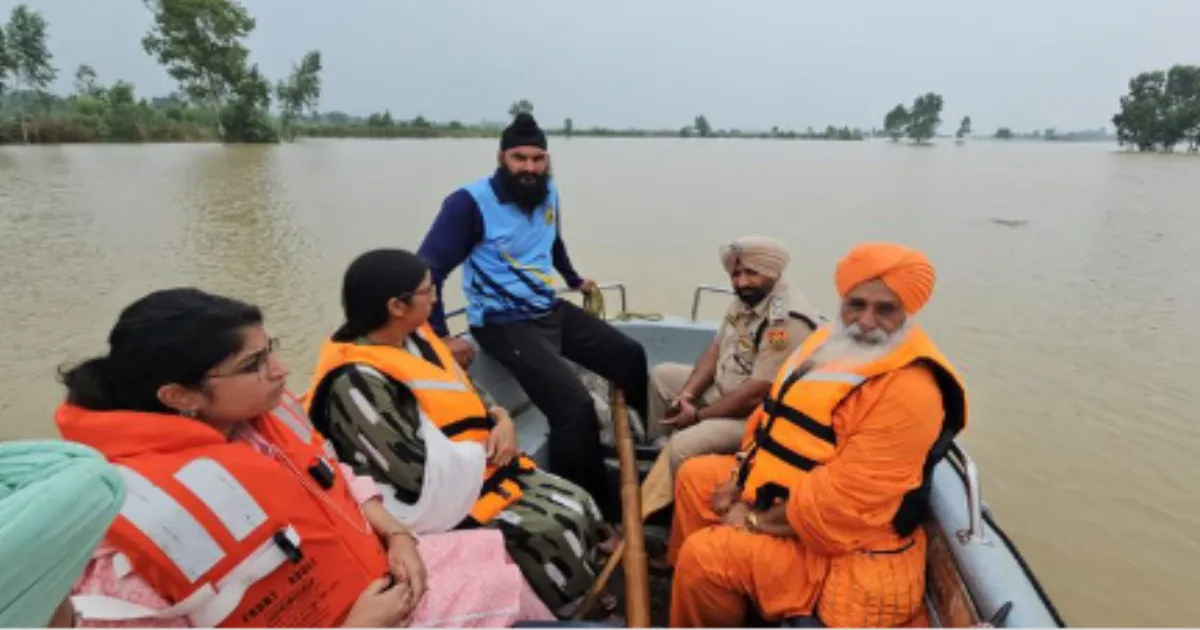punjab-floods-medics-race-to-save-lives