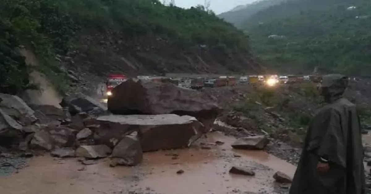 Jammu-Srinagar Highway Blocked by Landslides