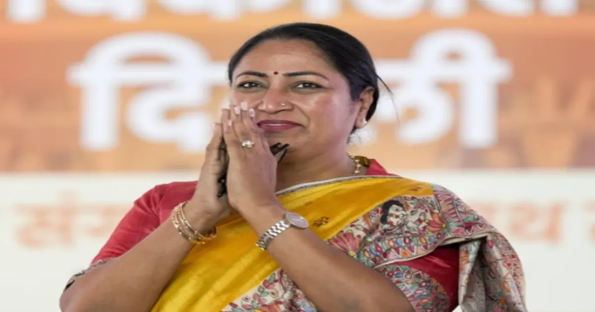 Delhi CM Attacked at Public Hearing