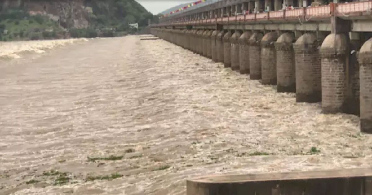 flood-threat-looms-as-krishna-river-swells-in-vijayawad