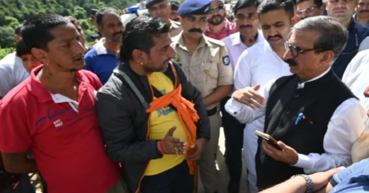 Himachal CM Reviews Flood Crisis, Orders Urgent Relief Ops