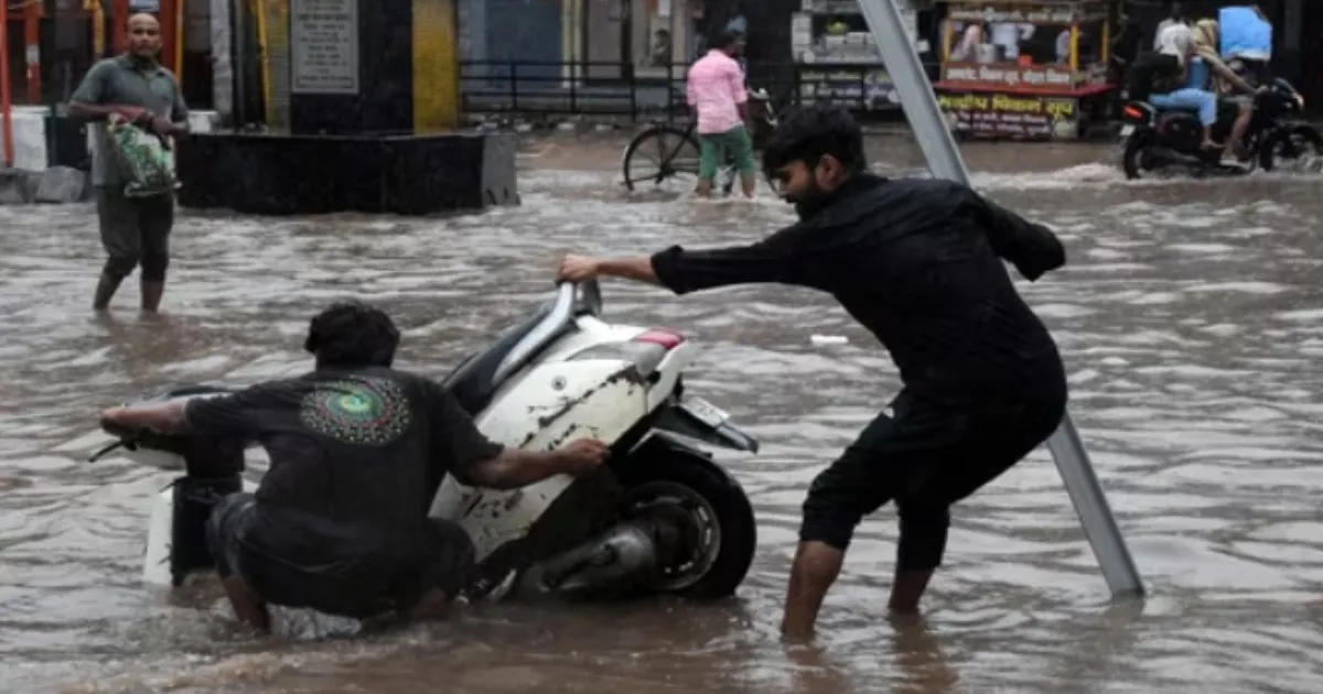 schools-and-offices-shut-after-delhi-ncr-downpour