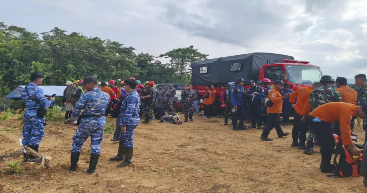 Indonesia Launches Search for Missing Chopper, Eight Aboard
