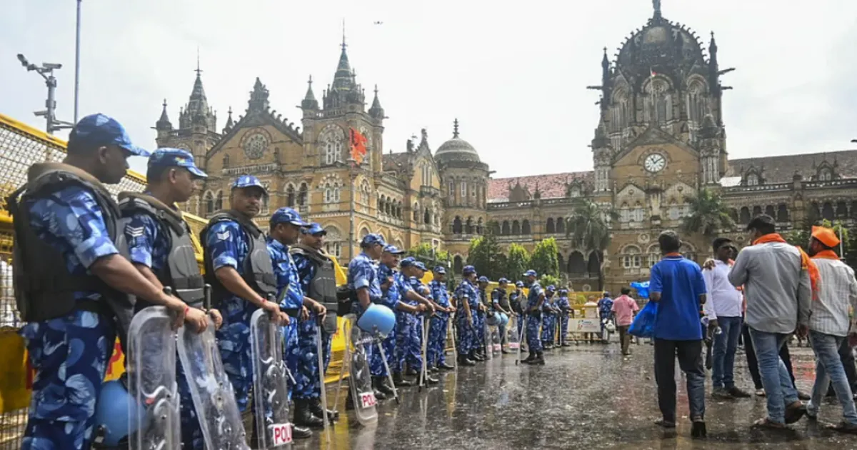Bombay HC Orders Maratha Protesters Out by 3 PM