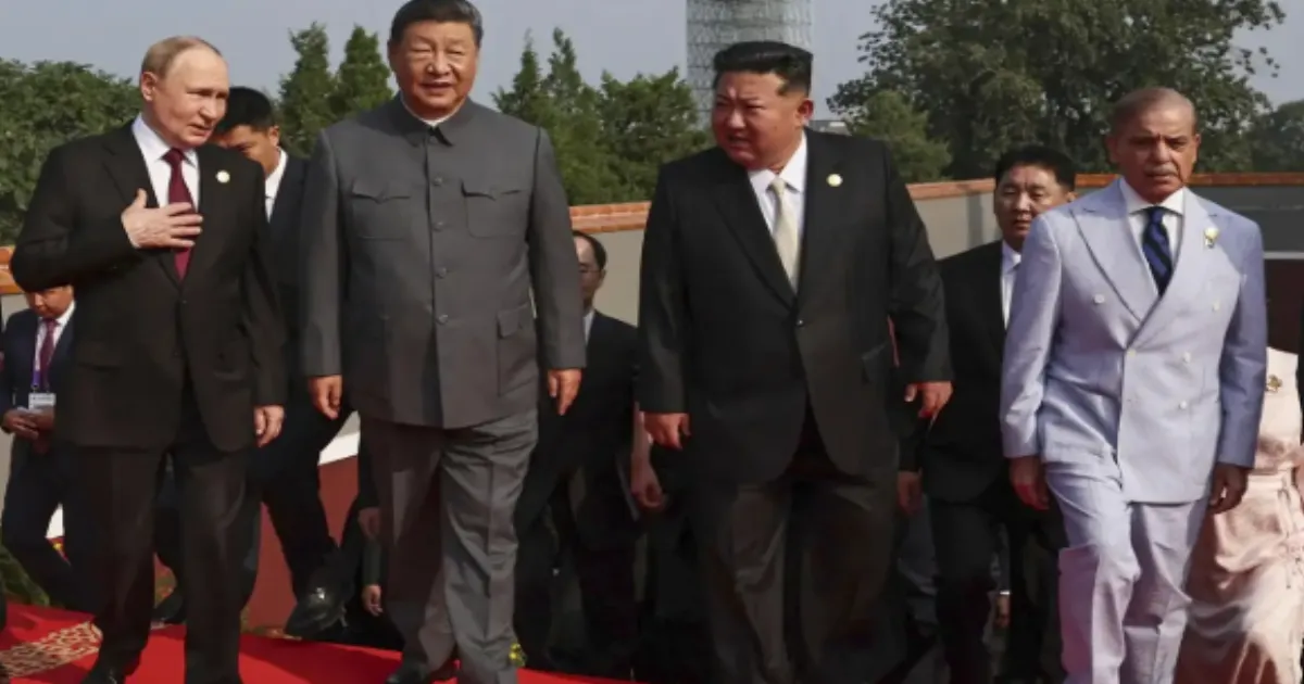Putin, Kim Hold Bilateral Talks After Beijing Parade