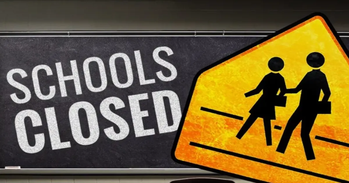 Kashmir Flood Threat Forces Schools Shut for Second Straight Day