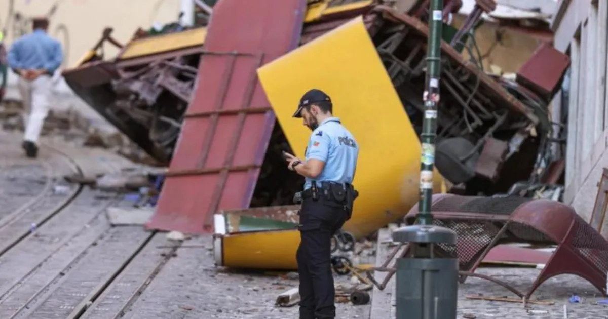 Lisbon Streetcar Crash Death Toll Rises to 17, National Mourning Declared