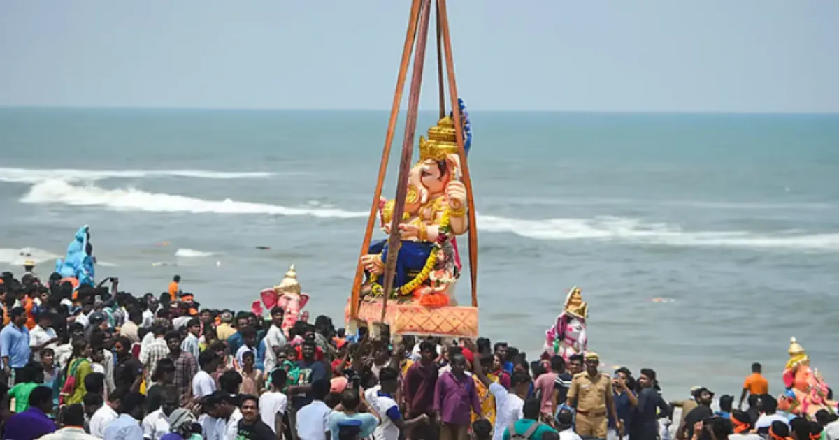 mumbai-police-deploy-21000-for-ganesh-immersions-harnes