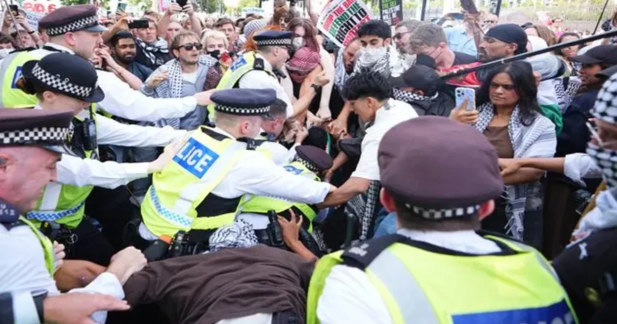London Protest Turns Violent; 425 Arrested Supporting Banned Palestine Action