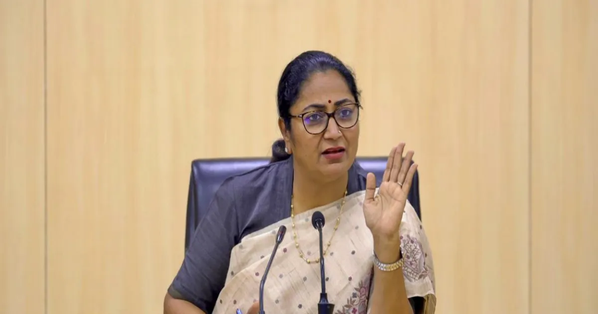 delhi-chief-minister-announces-rs-5-lakh-compensation-t