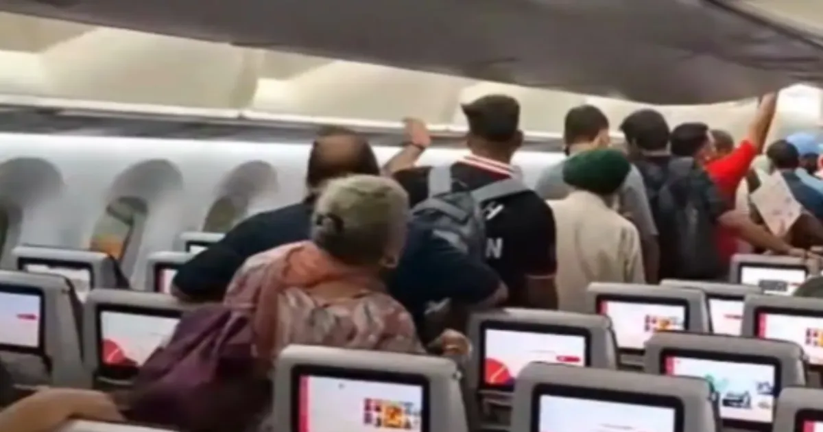 Air India Passengers Deplaned For Faulty Air Conditioning At Delhi Airport