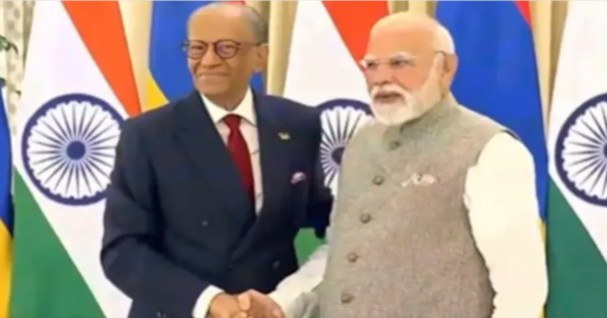 pm-modi-welcomes-mauritius-pm-ramgoolam-for-varanasi-ta