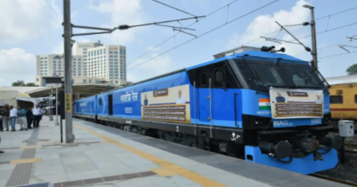 gujarat-cm-sends-5-crore-aid-flags-off-relief-train-for