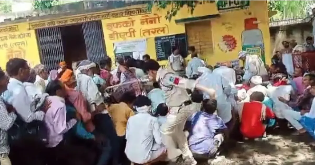 MP Farmers Face Lathi-Charge Despite Fertiliser Surplus, Says Congress