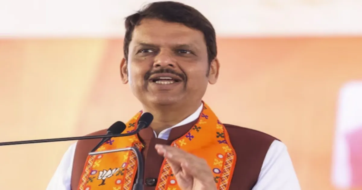 fadnavis-criticizes-karnataka-govt-over-shivajinagar-me