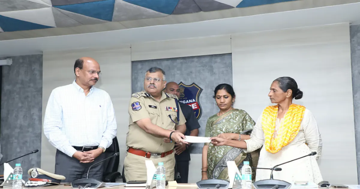Wife of Slain Maoist Kishenji Surrenders, Receives ₹25 Lakh Rehabilitation