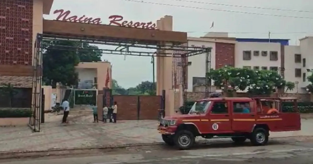 fire-erupts-at-congress-leaders-amethi-hotel-brought-un