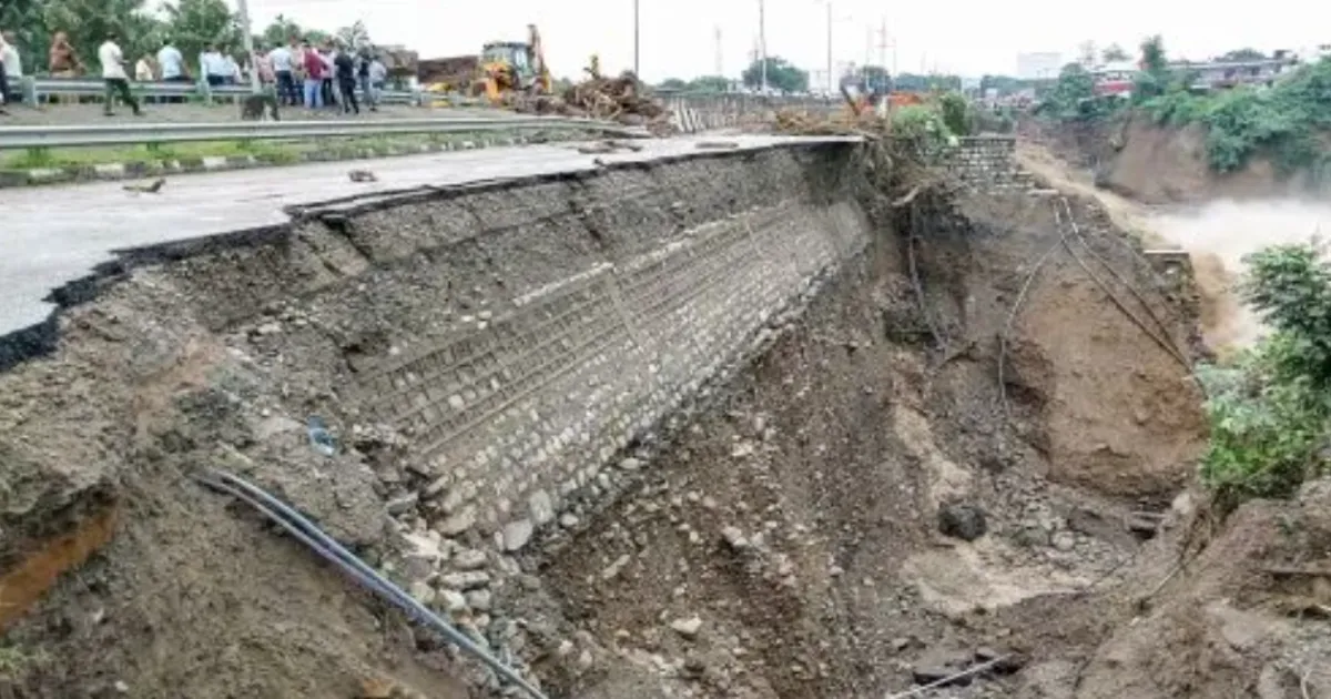 uttarakhand-cm-prioritises-quick-restoration-of-roads-a