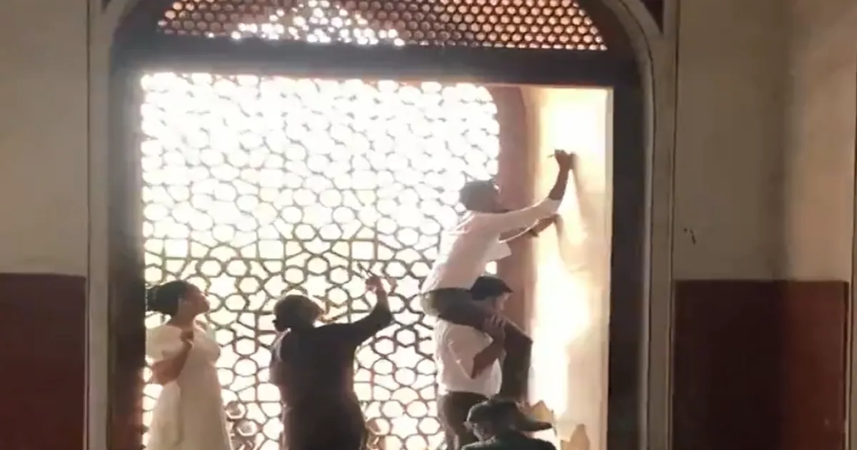 Visitors Vandalise Humayun’s Tomb, Viral Video Sparks Outrage On Social Media