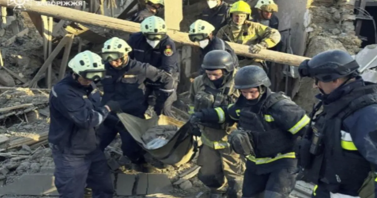 Russia and Ukraine Trade Deadly Drone Strikes as Zelenskyy Eyes Intense UN Diplomacy