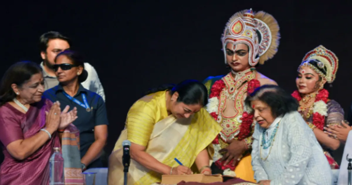 Delhi CM Gupta Extends Ramleela And Durga Puja Timings Till Midnight