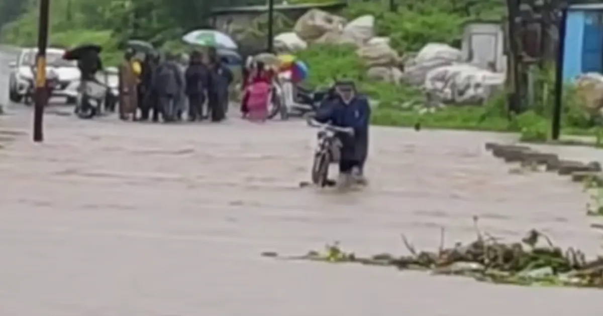 Centre Must Announce Rs 10,000 Crore Relief Package for Flood-Hit Marathwada: Uddhav