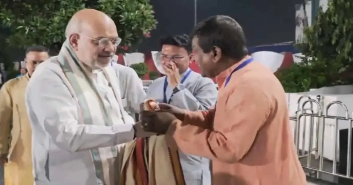 Kolkata Welcomes Amit Shah for Durga Puja Inaugurations