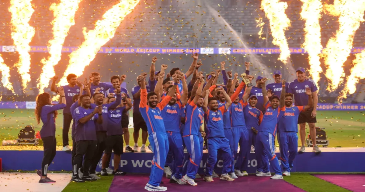 india-lifts-asia-cup-yet-declines-trophy-from-pakistan