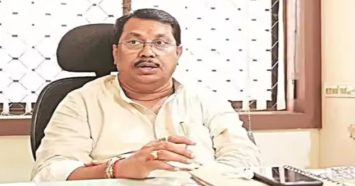 maharashtra-congress-demands-urgent-session-to-address