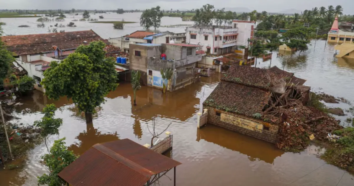 Fadnavis Reviews Marathwada Flood Crisis, Orders High Alert in Nanded