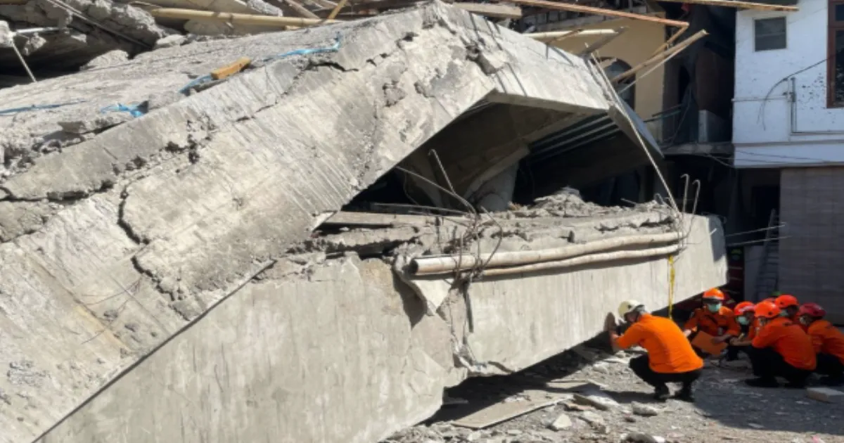 Indonesia School Collapse: 91 Students Missing, 3 Dead in East Java