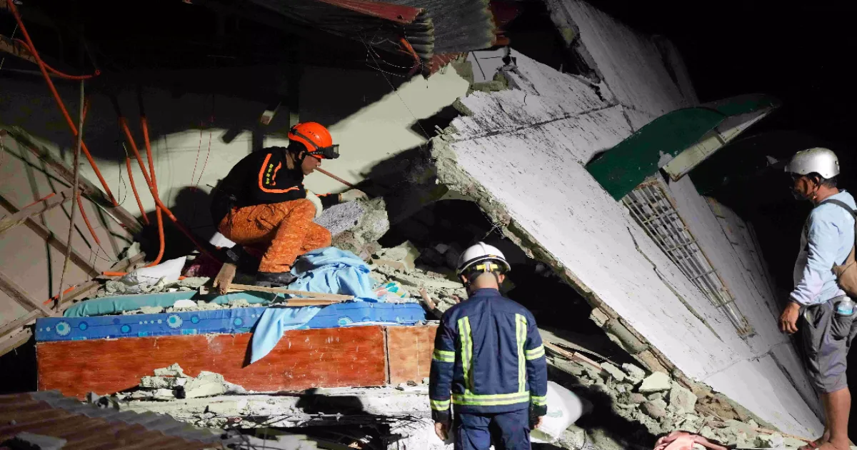 Philippines Earthquake: Rescuers Desperately Search for Survivors, 72 reported dead