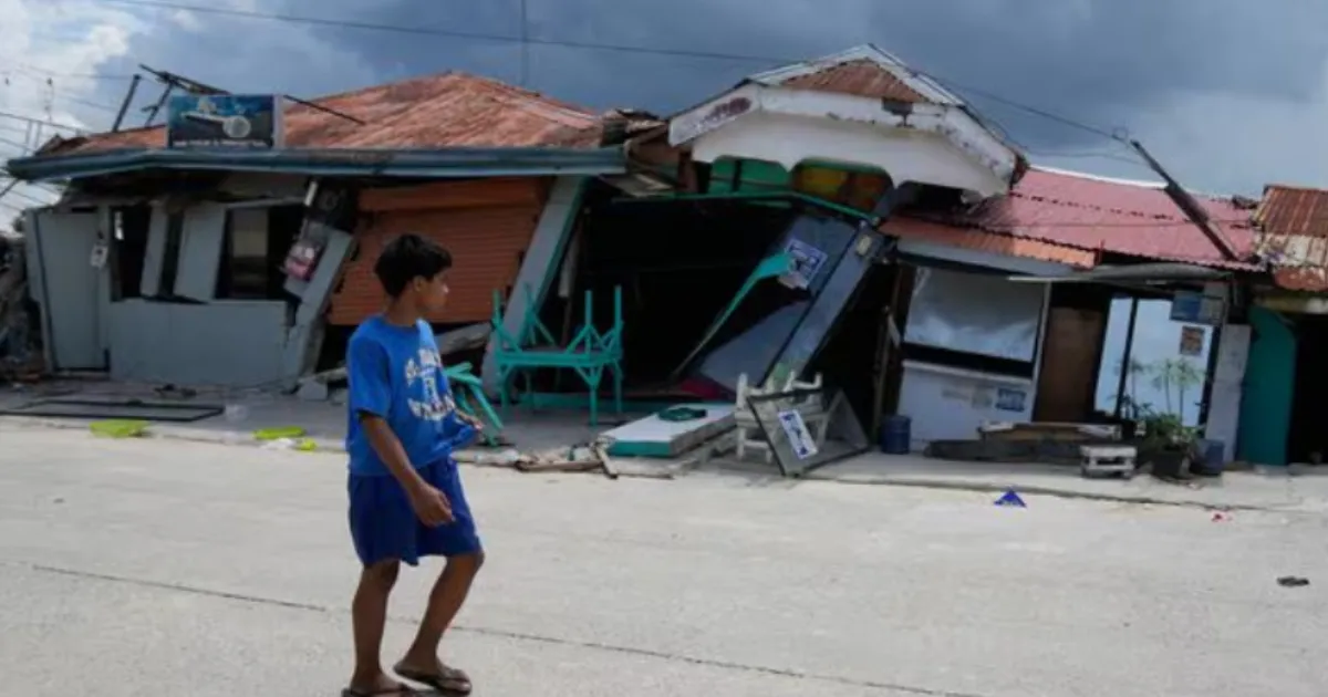 #JustIn: Massive 7.6 Quake Hits Philippines, Tsunami Warnings Issued