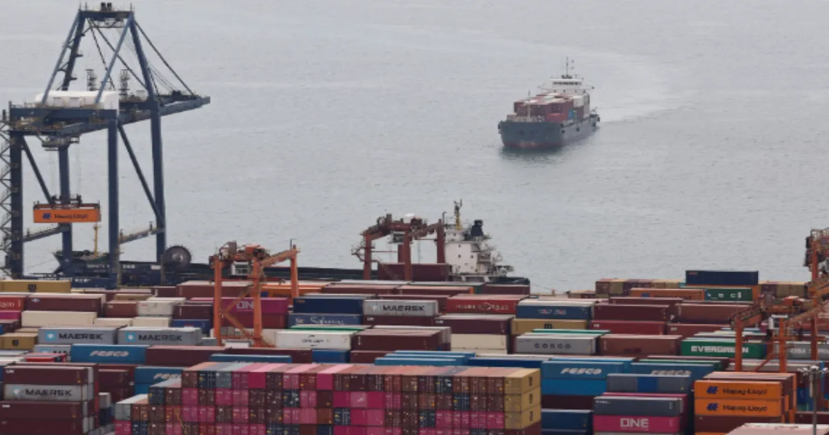 U.S. and China Begin Reciprocal Port Fees, Escalating Maritime Tensions