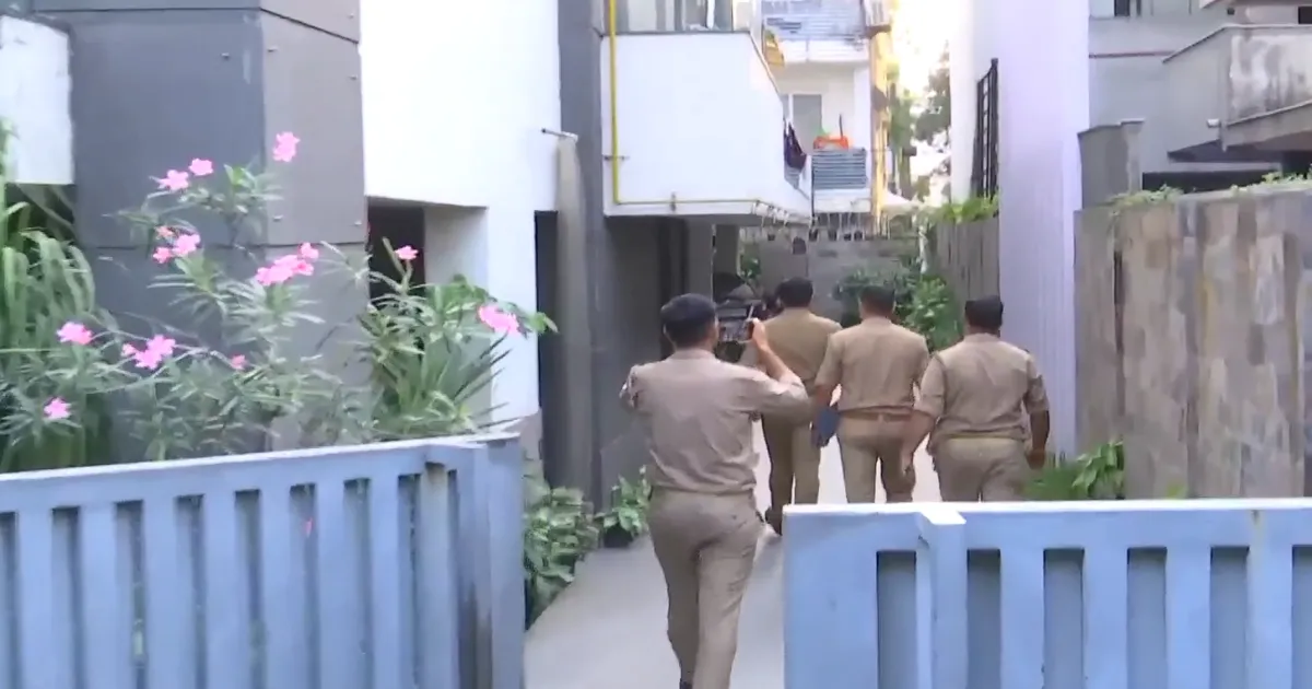 up-police-raid-celebrity-hairstylist-jawed-habibs-delhi