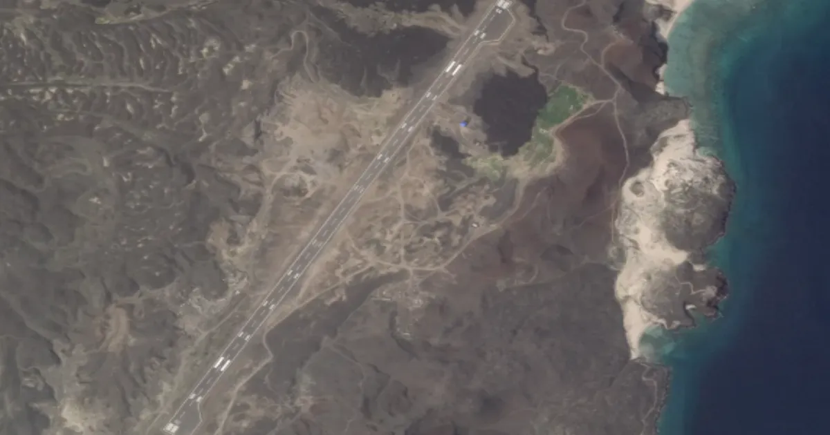 Satellite Images Reveal Secret Airstrip on Yemen’s Zuqar Island Amid Anti-Houthi Campaign