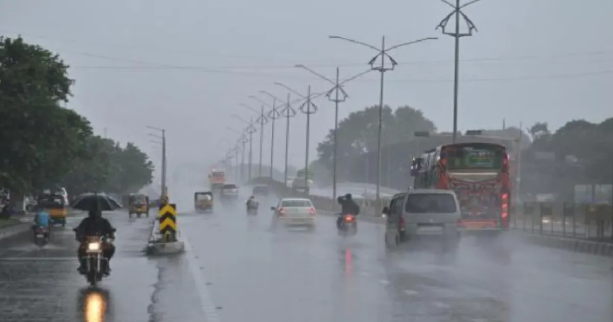 IMD Issues Red Alert: Extremely Heavy Rain Forecast for Chennai and Six Coastal Districts