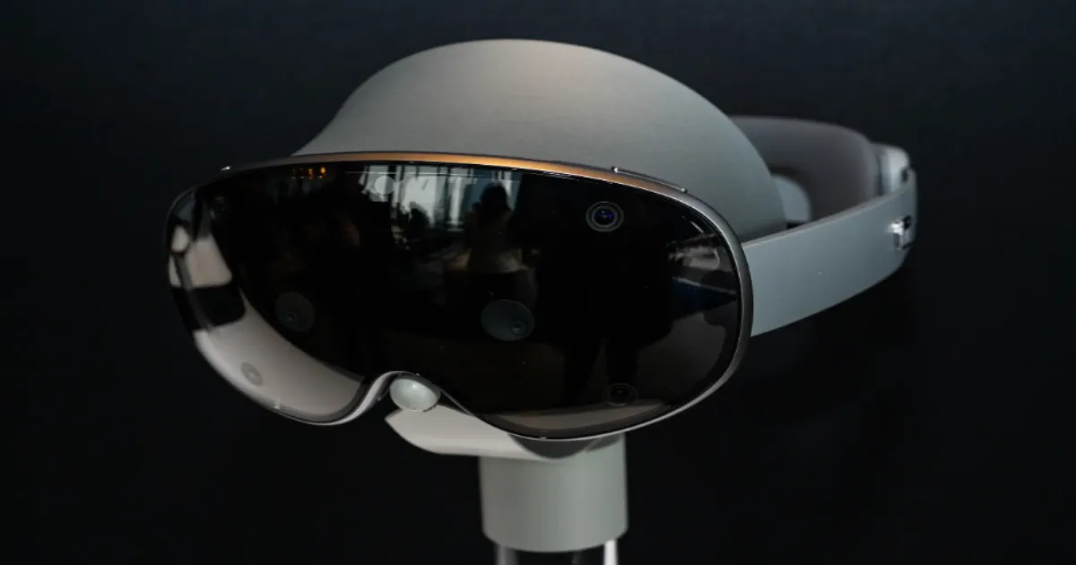 samsung-galaxy-xr-headset-launches-today-with-dual-lens