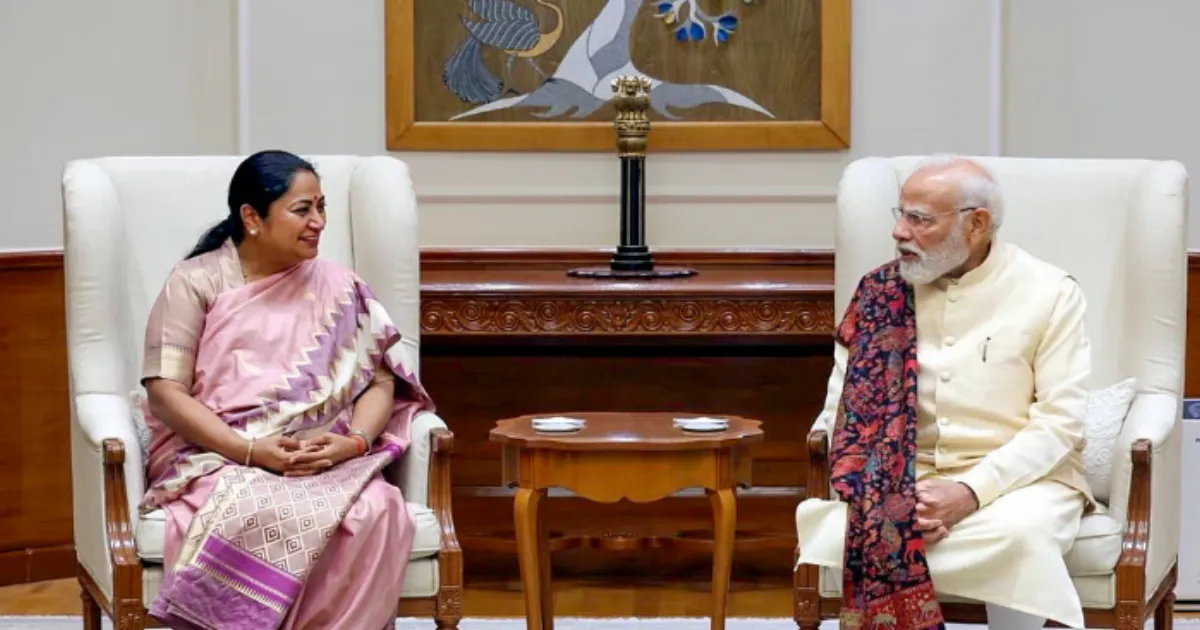 Delhi CM Rekha Gupta Meets PM Modi, Highlights Yamuna Cleanup and Infrastructure Projects