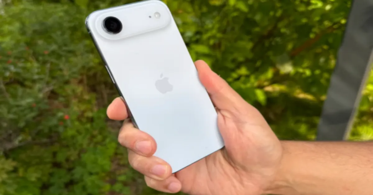 Apple Faces Rare Failure as iPhone Air Sales Collapse Globally