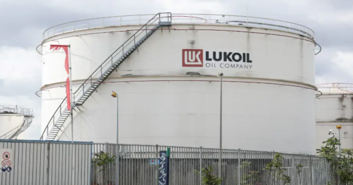Trump Imposes Harsh Sanctions on Russia’s Top Oil Firms Over War