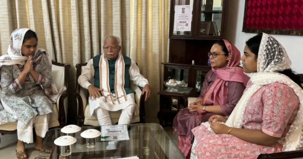 Union Minister Khattar Meets Family of Late Haryana IPS Officer Y Puran Kumar