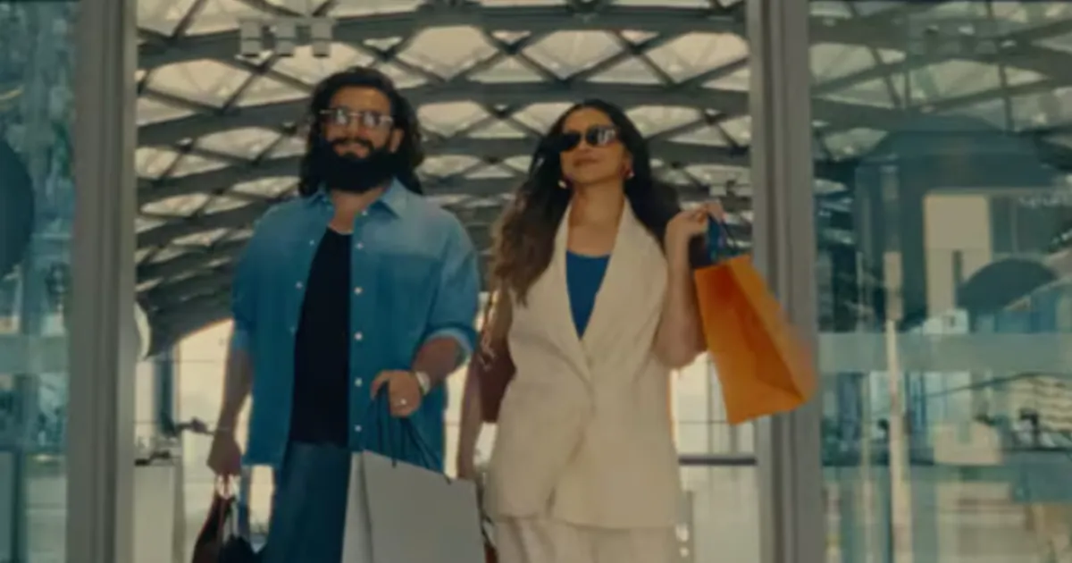 deepika-padukone-and-ranveer-singh-indulge-in-playful-r