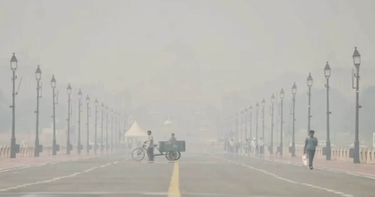 Delhi Breathes a Bit Easier as AQI Drops, Yet Smog Persists Across City